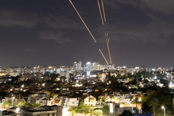 israel-tells-us.-it-won’t-hit-iran’s-oil-or-nuclear-sites-in-next-attack,-officials-say