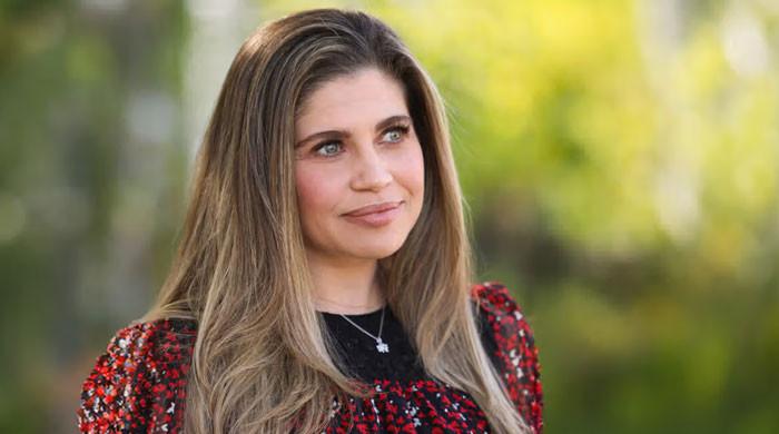 danielle-fishel-opens-up-about-her-breast-cancer-surgery:-‘thrilled-to-be-alive’