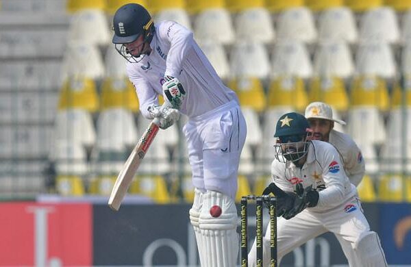 run-chase-in-focus-as-england-resume-innings-on-day-three-against-pakistan