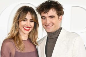 suki-waterhouse-pranks-robert-pattinson:-‘interesting-turn-of-events’