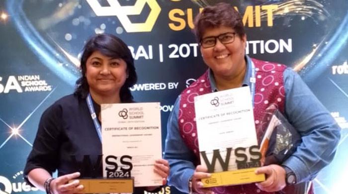 world-school-summit-honours-pakistani-women-for-efforts-to-promote-football