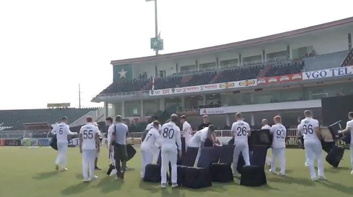 watch:-england-team-wins-hearts-with-‘cheering’-gesture
