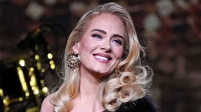 adele-faces-health-scare-after-sudden-hearing-loss