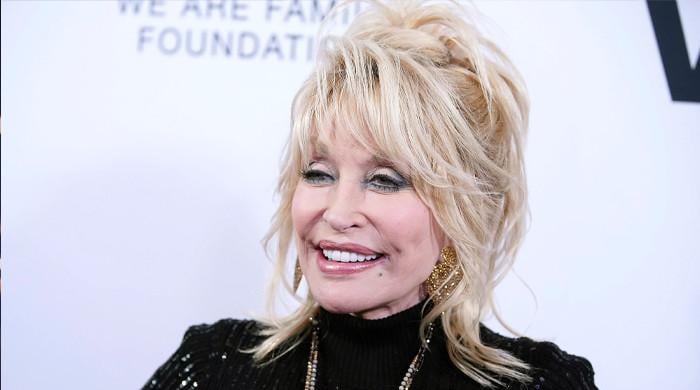 dolly-parton-explains-significance-of-‘butterflies’:-‘my-emblem’