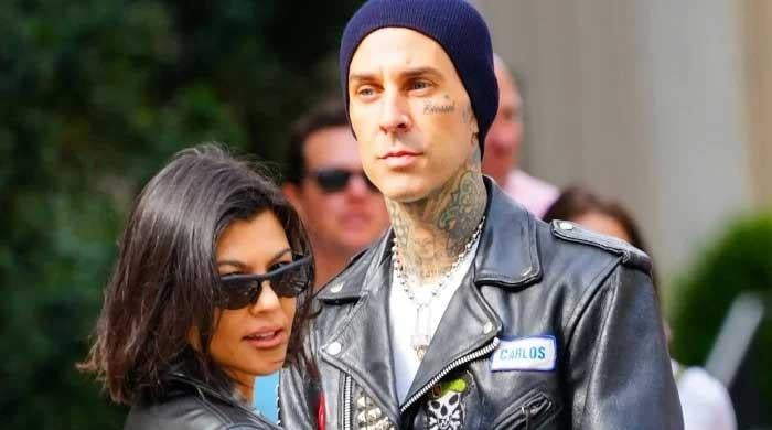 kourtney-kardashian-celebrates-travis-barker’s-birthday-in-romantic-way