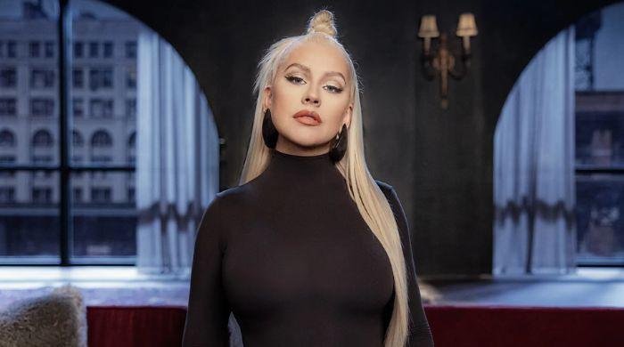 christina-aguilera-shocks-fans-with-an-unexpected-appearance