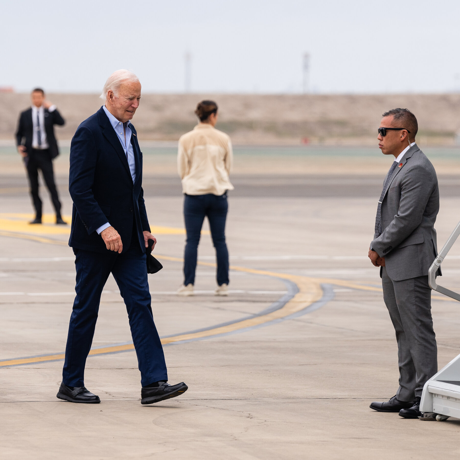 as-trump-looms,-biden-makes-a-last-ditch-pitch-to-global-leaders
