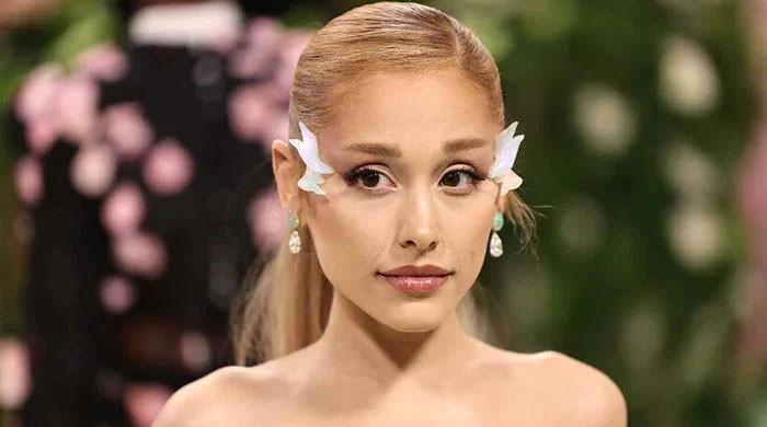ariana-grande-makes-surprising-confession-about-singing-in-‘wicked’