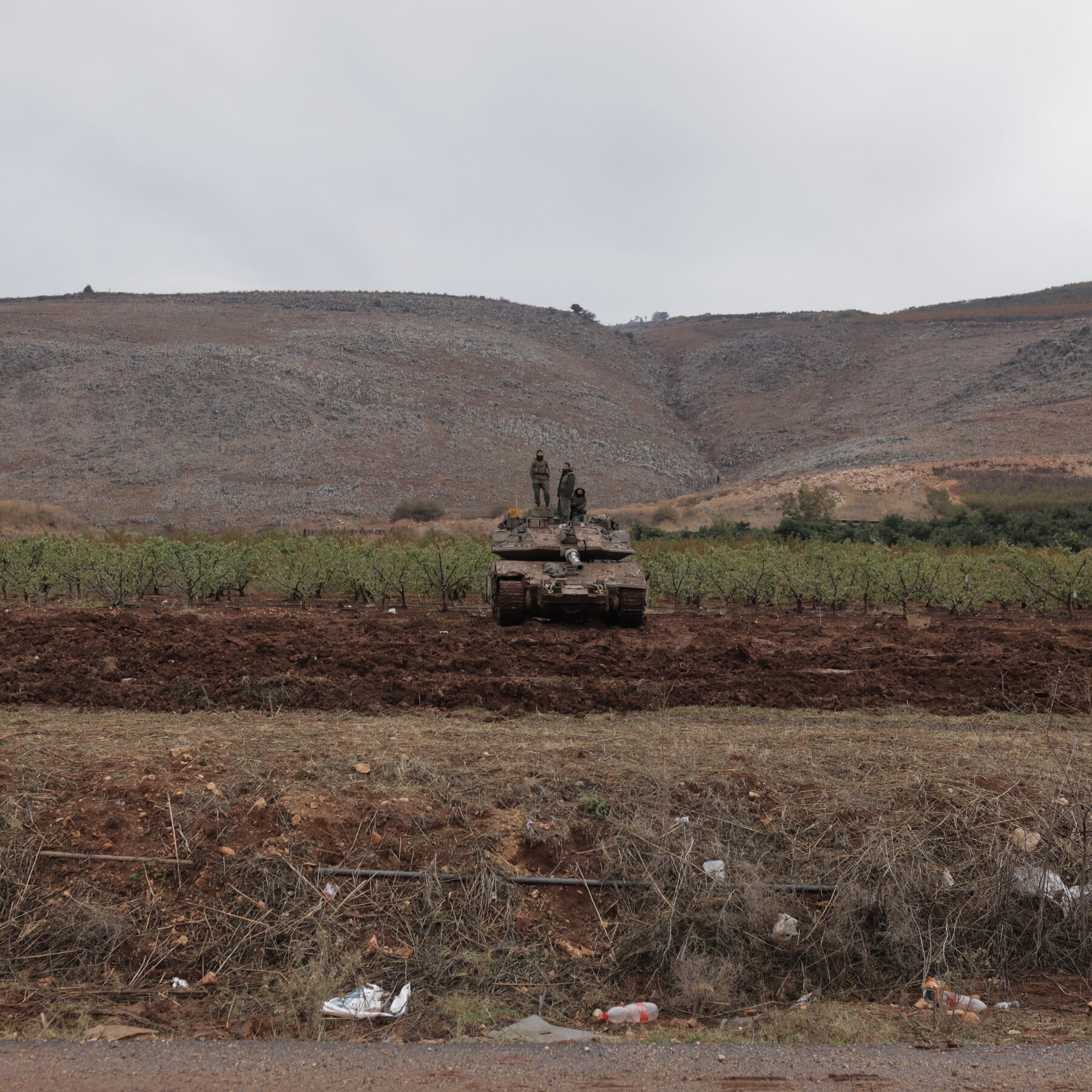 northern-israel-somber-as-a-few-soldiers-and-residents-trickle-through