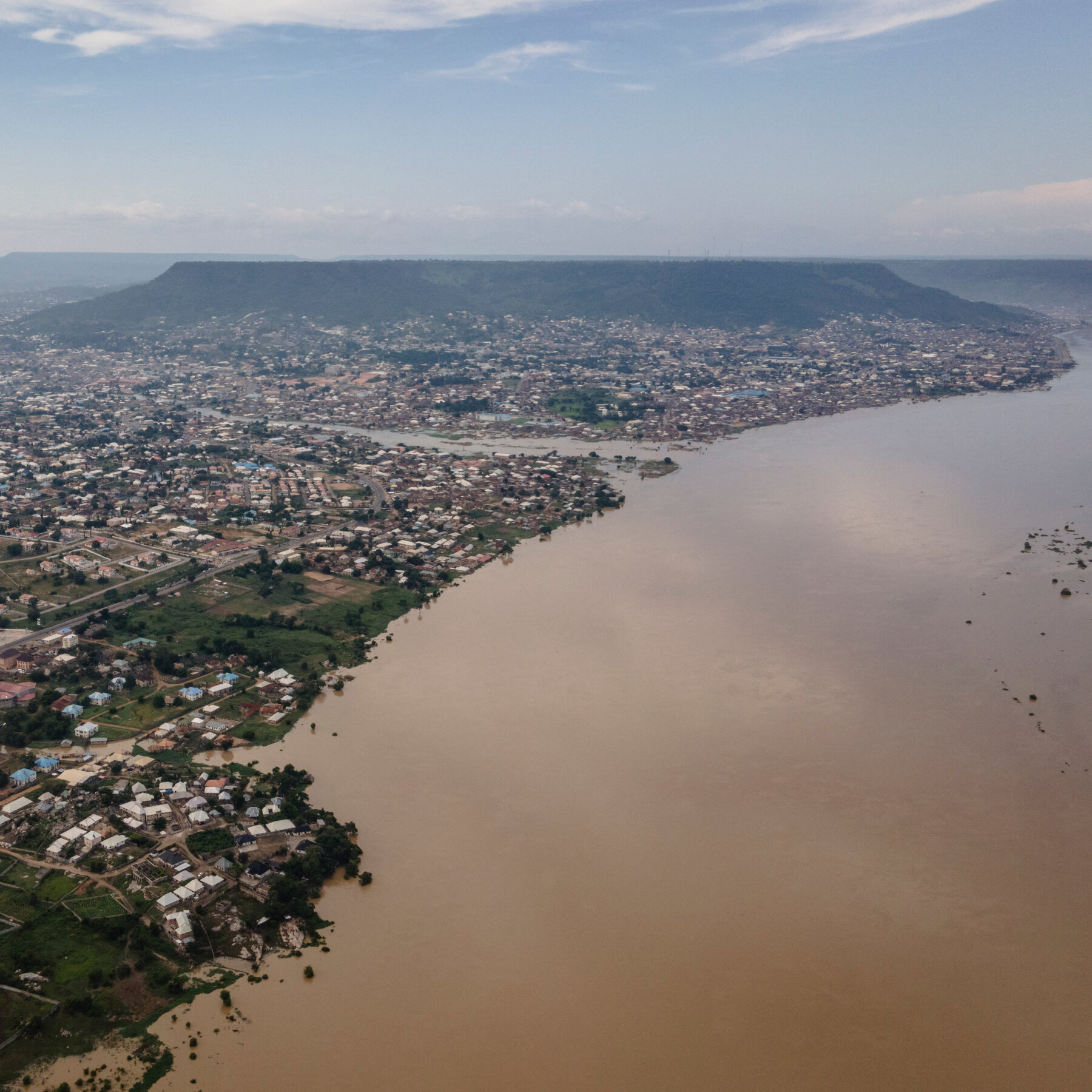 nigeria-boat-capsizes,-killing-at-least-27