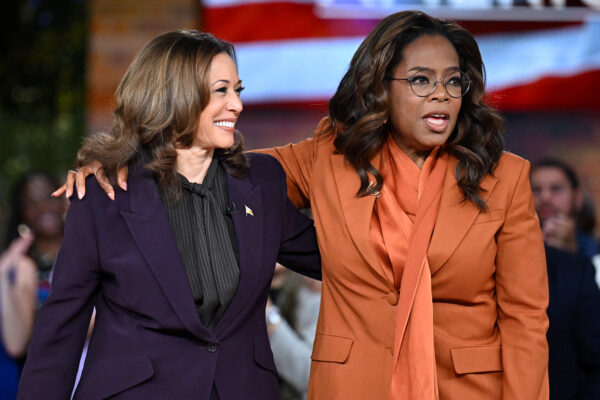people-are-(falsely)-claiming-that-oprah-winfrey-was-paid-$1-million-to-endorse-kamala-harris,-and-the-double-standard-is-infuriating