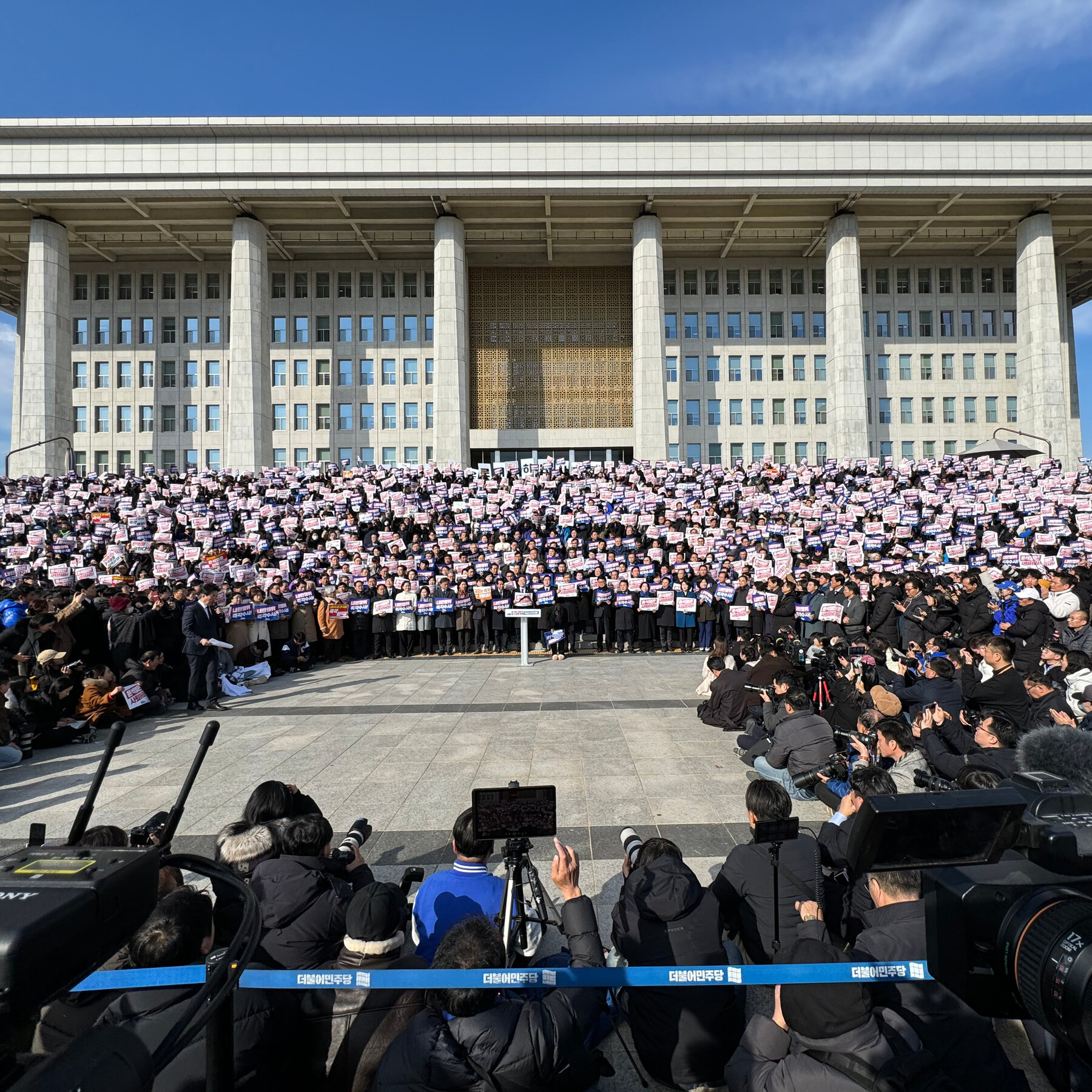 lawmakers-move-to-impeach-south-korean-leader-after-failed-martial-law-bid