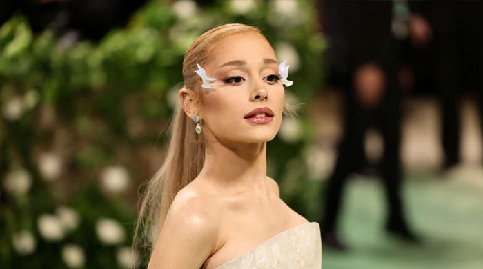 ariana-grande-reacts-to-trolls-calling-her-‘specimen-in-a-petri-dish’