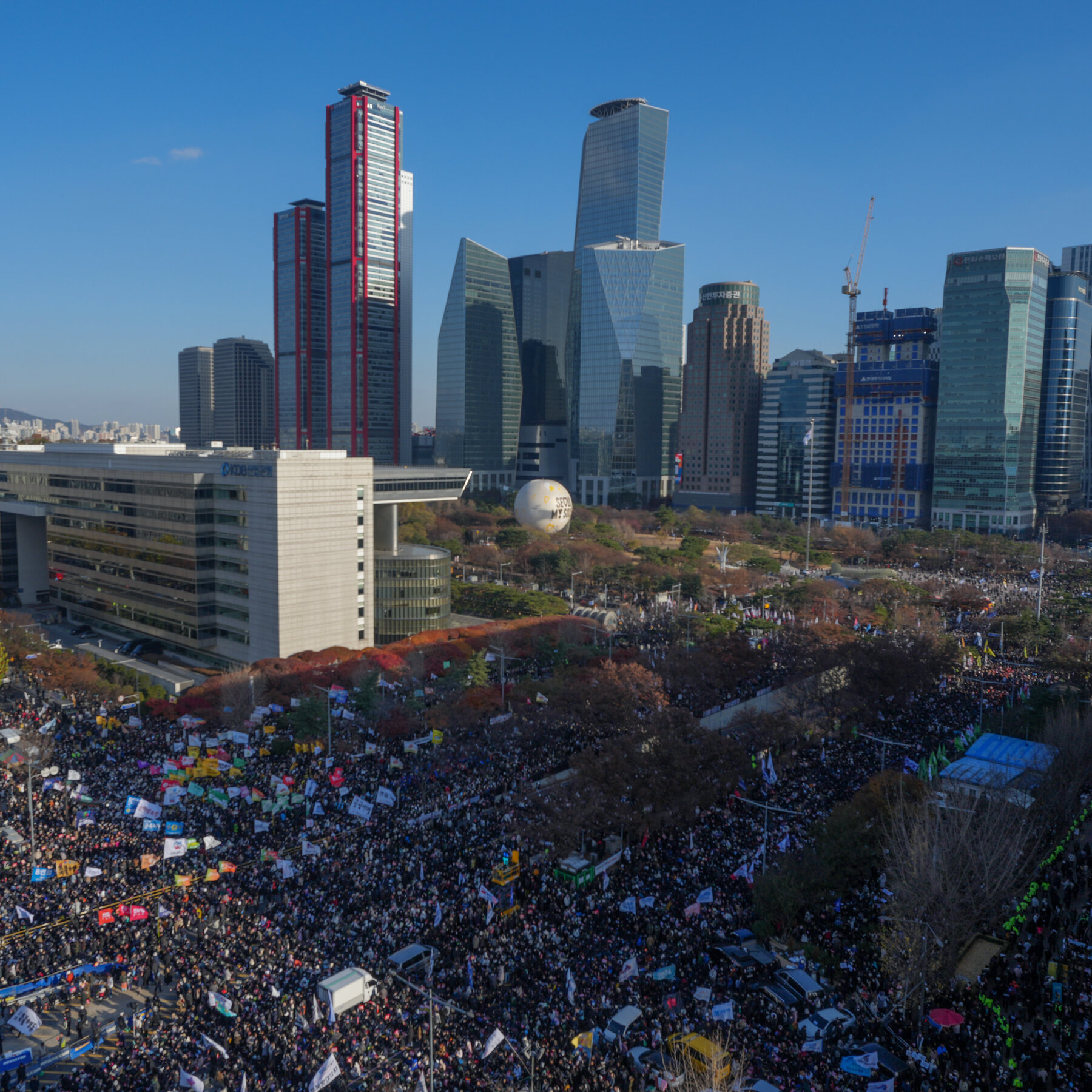 large-protests-call-for-impeachment-of-south-korean-president-yoon-suk-yeol