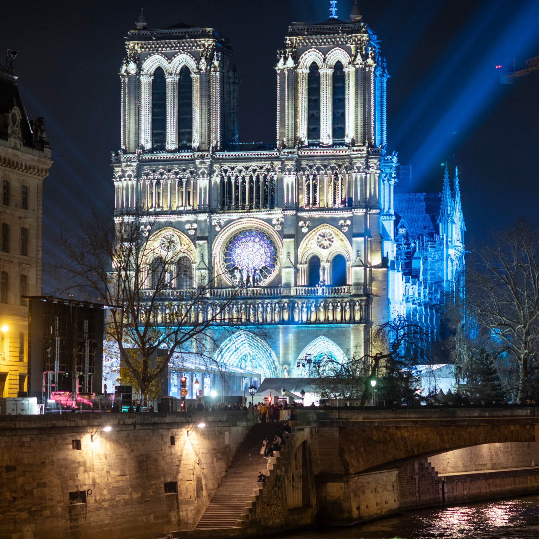 live-updates:-notre-dame-reopens,-5-years-after-devastating-fire