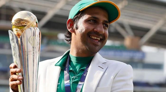 ‘personal-decision’:-sarfaraz-ahmed-issues-clarification-on-retirement-plan