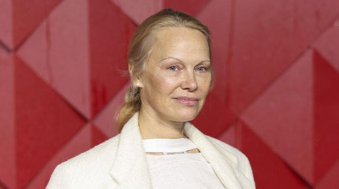 pamela-anderson-reveals-the-truth-behind-her-no-makeup-looks