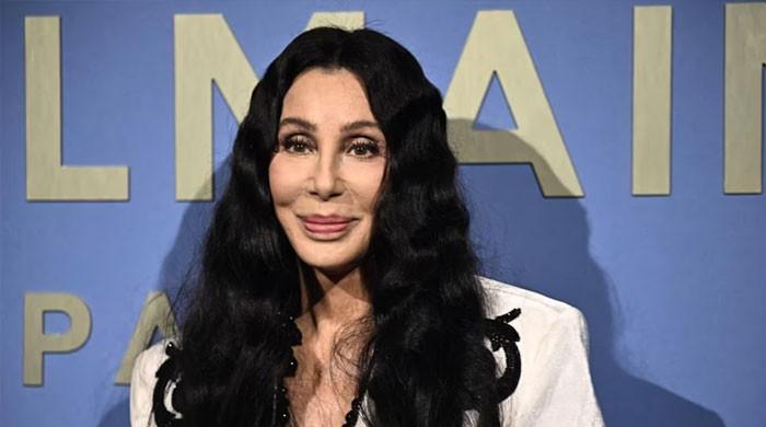 cher-among-celebrities-‘required-to-evacuate-her-home’-amid-malibu-wildfire