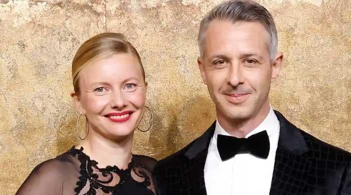 emma-wall-praises-‘busy’-husband-jeremy-strong-as-‘great’-dad