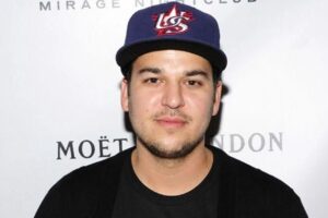 rob-kardashian’s-reclusive-life-raises-major-concerns-within-his-family