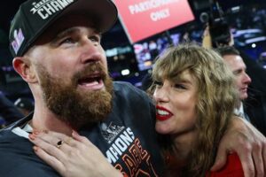 taylor-swift-displays-subtle-support-for-beau-travis-kelce