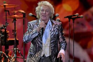 sir-rod-stewart-suffers-devastating-loss-this-christmas