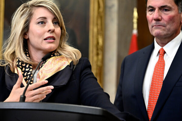 canadian-ministers-to-meet-trump-aides-at-mar-a-lago-to-discuss-border,-and-tariffs