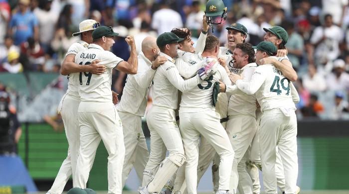 australia-rip-out-seven-late-wickets-to-beat-india,-lead-series-2-1