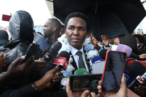 Venâncio Mondlane Returns to Mozambique, Declaring Himself President venancio-mondlane-returns-to-mozambique,-declaring-himself-president