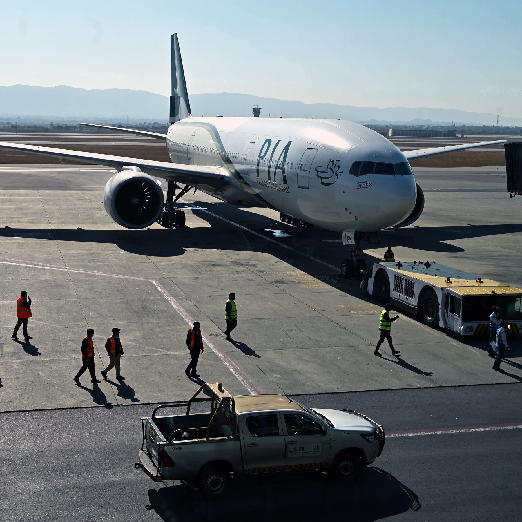 pakistan-orders-inquiry-after-complaints-that-airline-ad-evoked-9/11