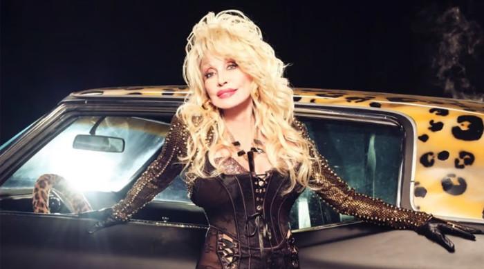 dolly-parton-shares-sneak-peek-into-bio-musical-‘dolly:-an-original-musical’
