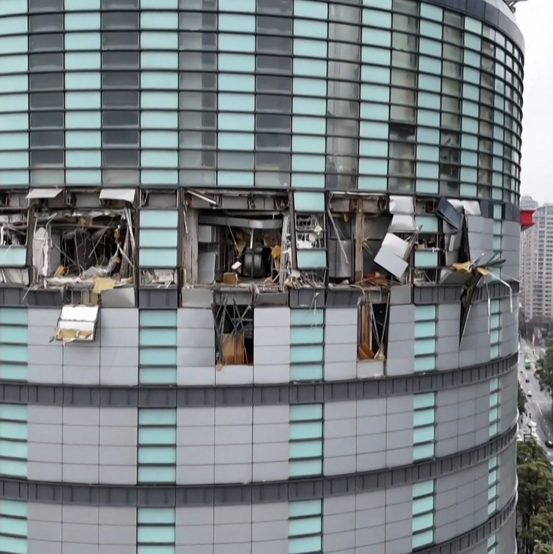 at-least-4-killed-in-suspected-gas-explosion-at-taiwan-shopping-mall
