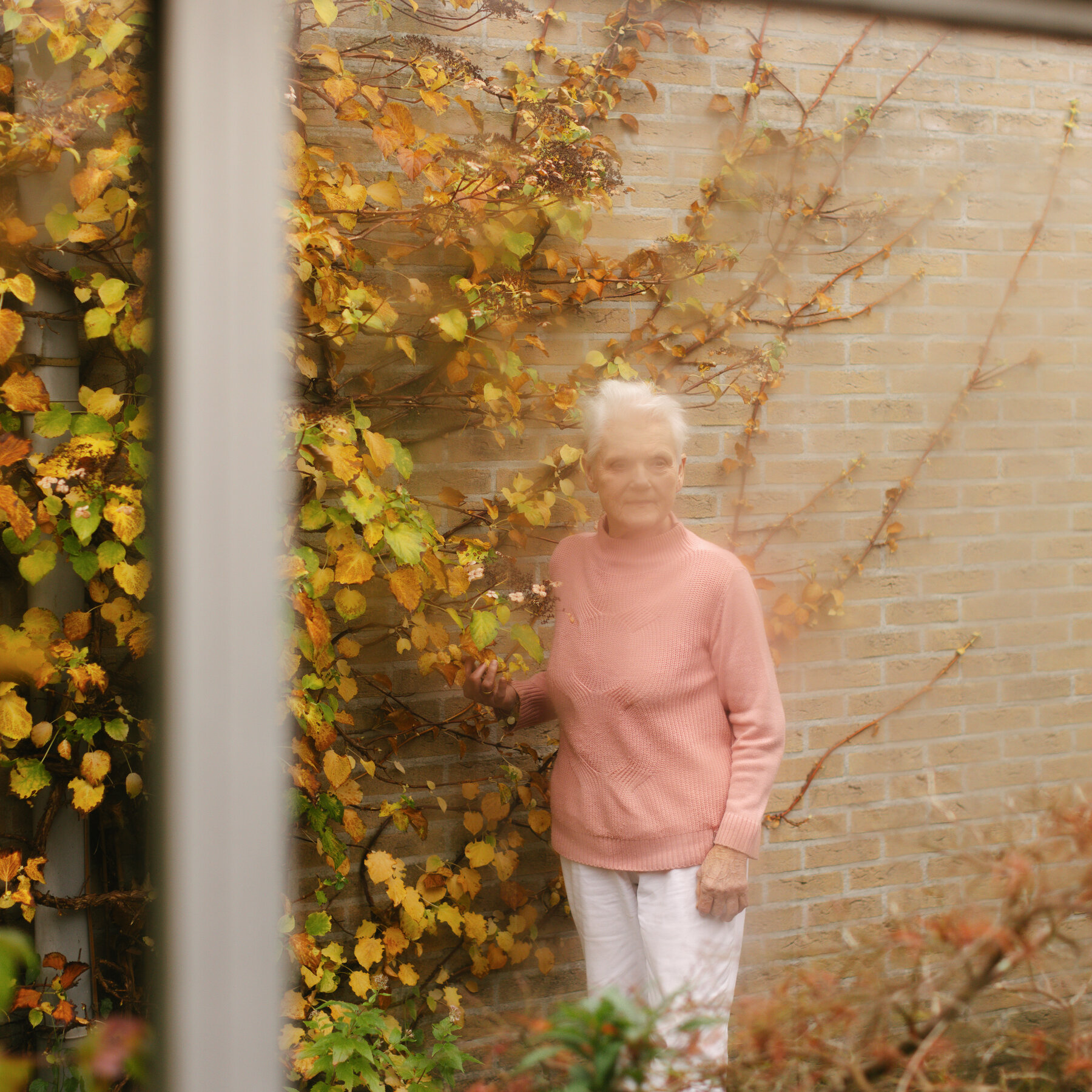 she’s-trying-to-stay-ahead-of-alzheimer’s,-in-a-race-to-the-death