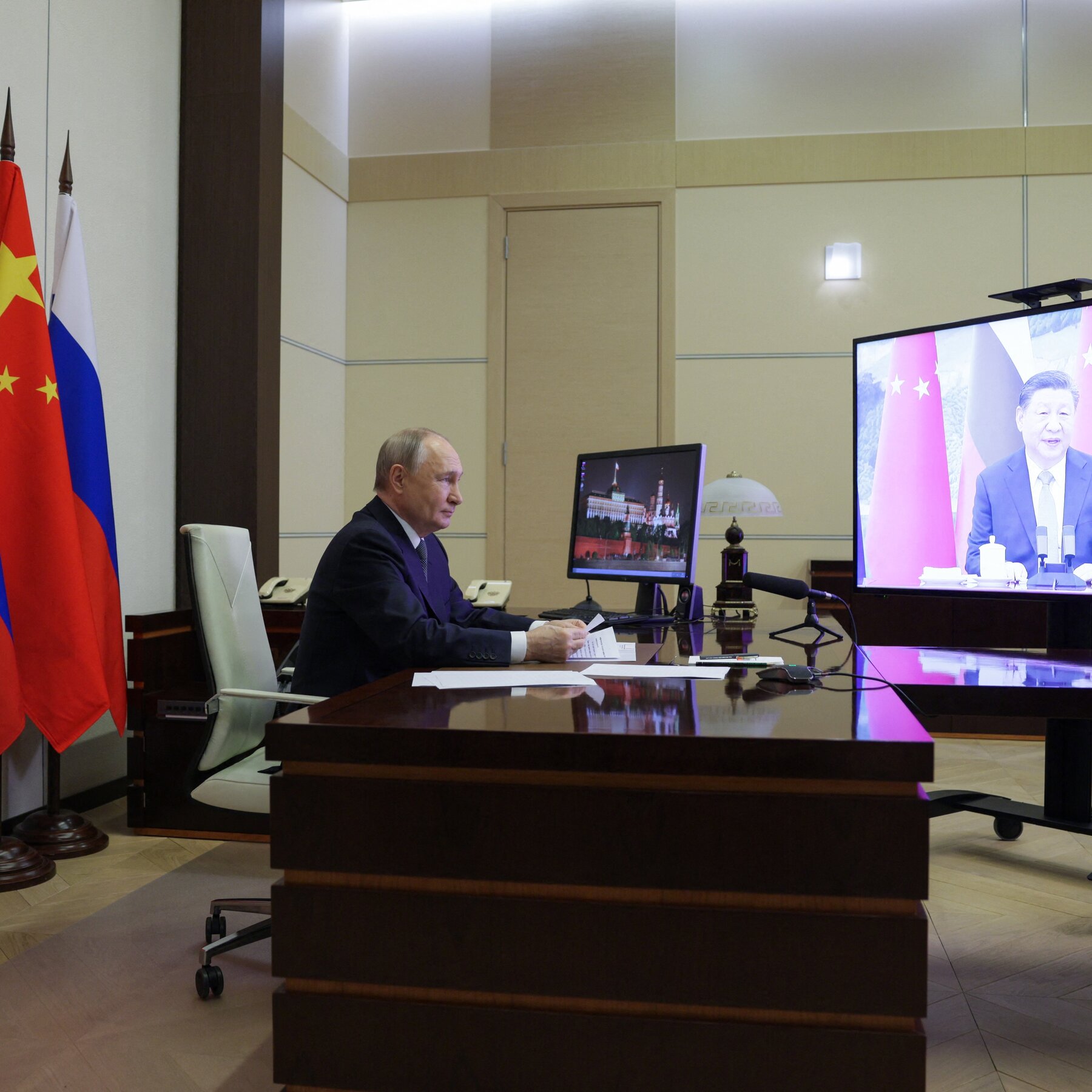 as-trump-courts-putin,-china’s-leader-xi-emphasizes-close-ties-with-russia