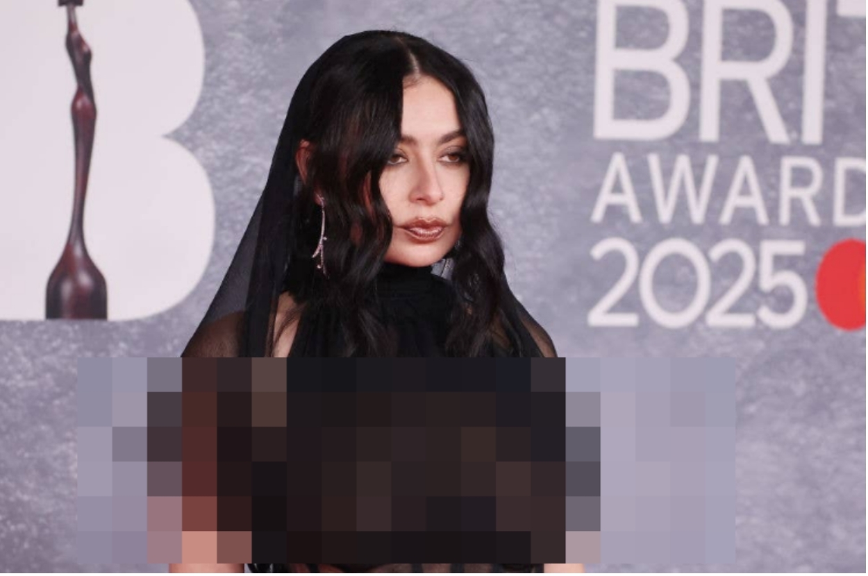 charli-xcx-wore-a-very,-very-revealing-dress-to-the-2025-brit-awards
