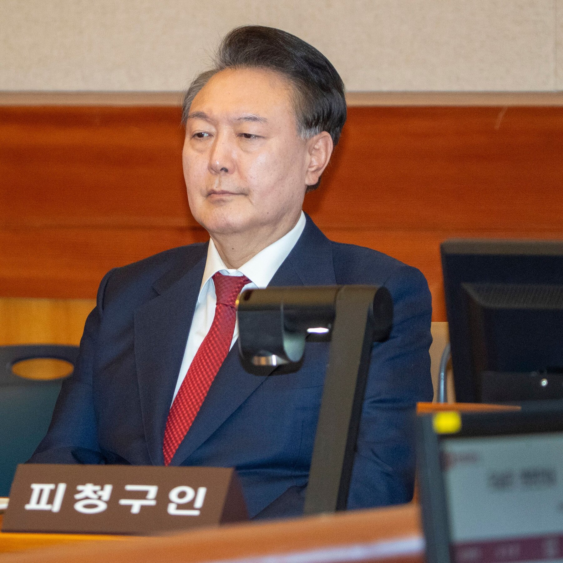 south-korean-court-orders-impeached-president’s-release-from-jail