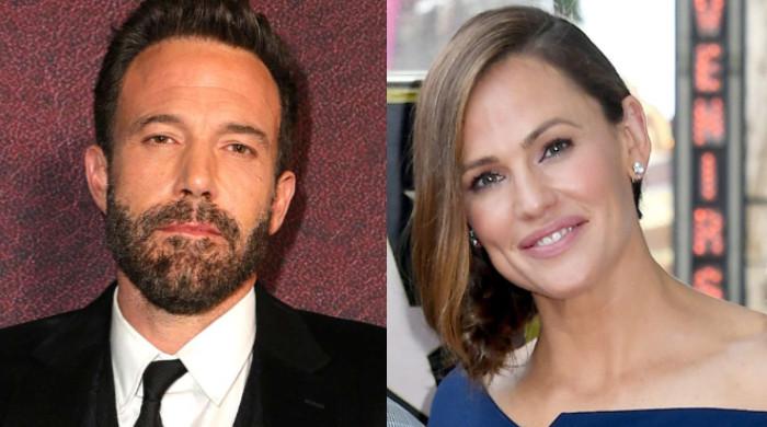 ben-affleck,-jennifer-garner’s-flirtatious-hug-explained