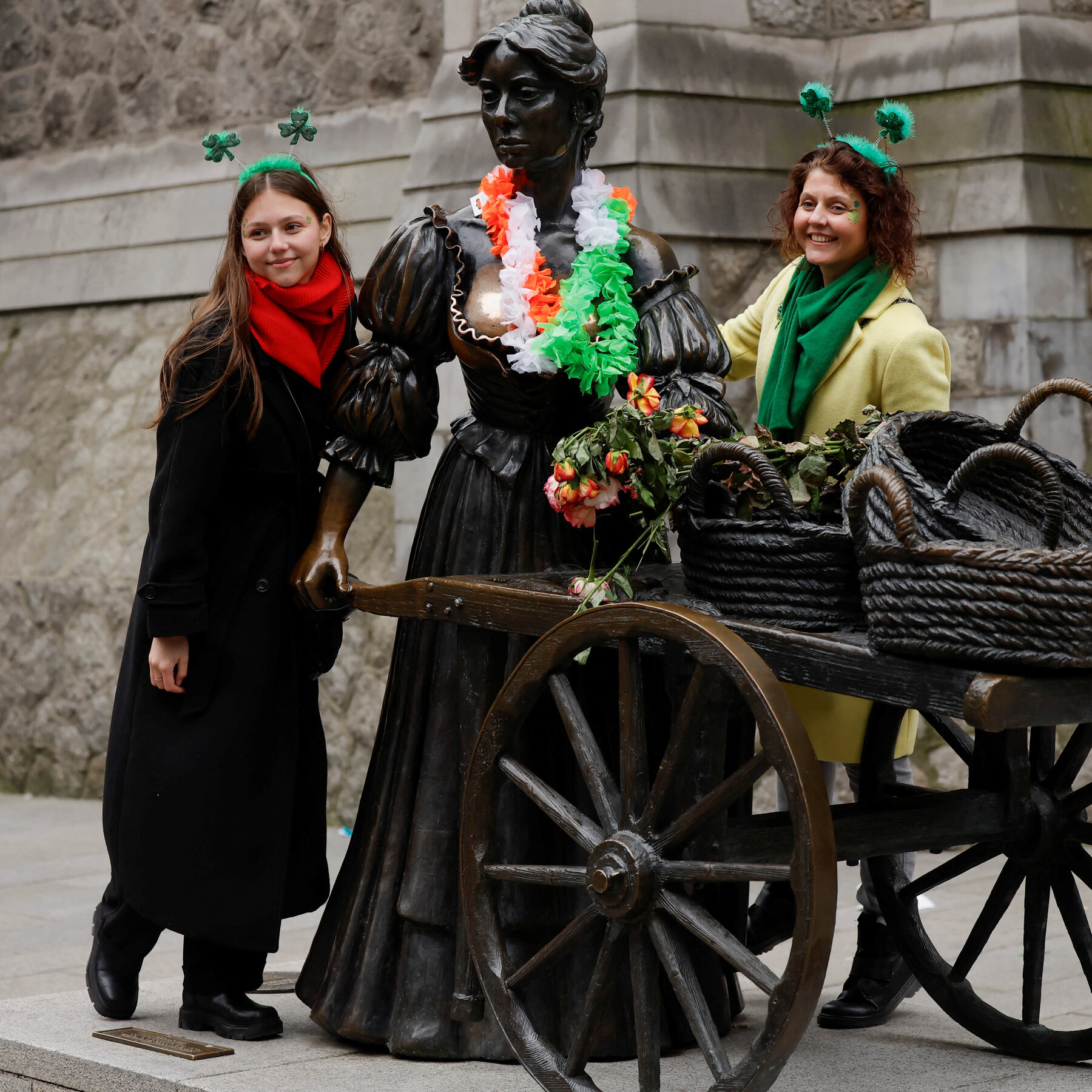 dublin-acts-to-protect-molly-malone-statue