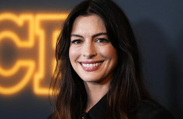 anne-hathaway-leaves-her-fans-stunned-with-fresh-look