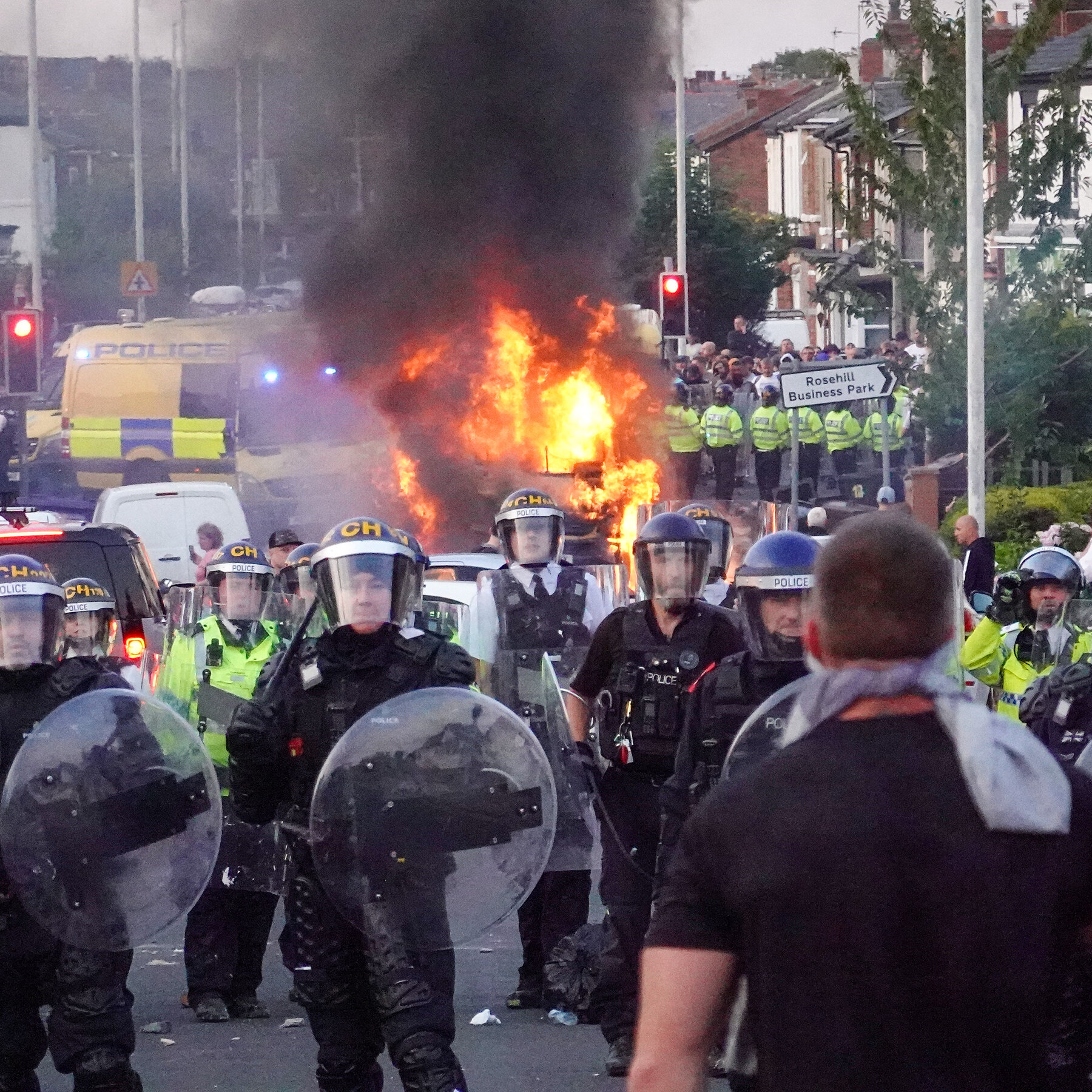 uk-laws-are-not-‘fit-for-social-media-age,’-says-report-into-summer-riots