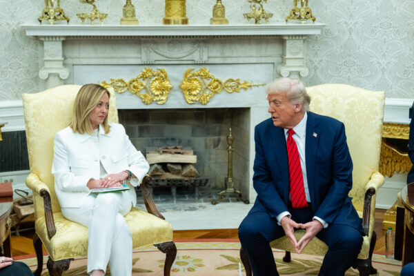 meloni-and-trump:-an-oval-office-meeting-with-rapport-and-banter
