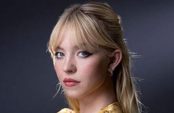 sydney-sweeney-introduces-her-new-‘nap-buddy’-shortly-after-jonathan-davino-split