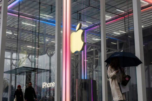 after-trump-spares-apple,-other-businesses-want-a-tariffs-break
