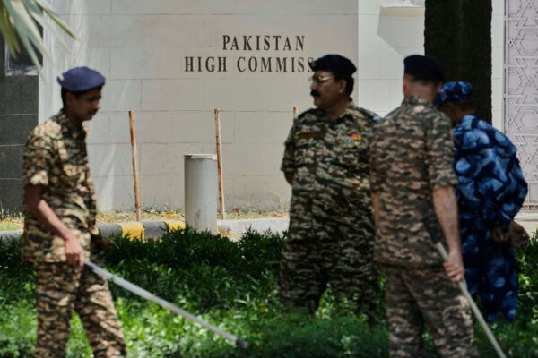after-militant-attack-in-kashmir,-pakistan-braces-for-strike-by-india