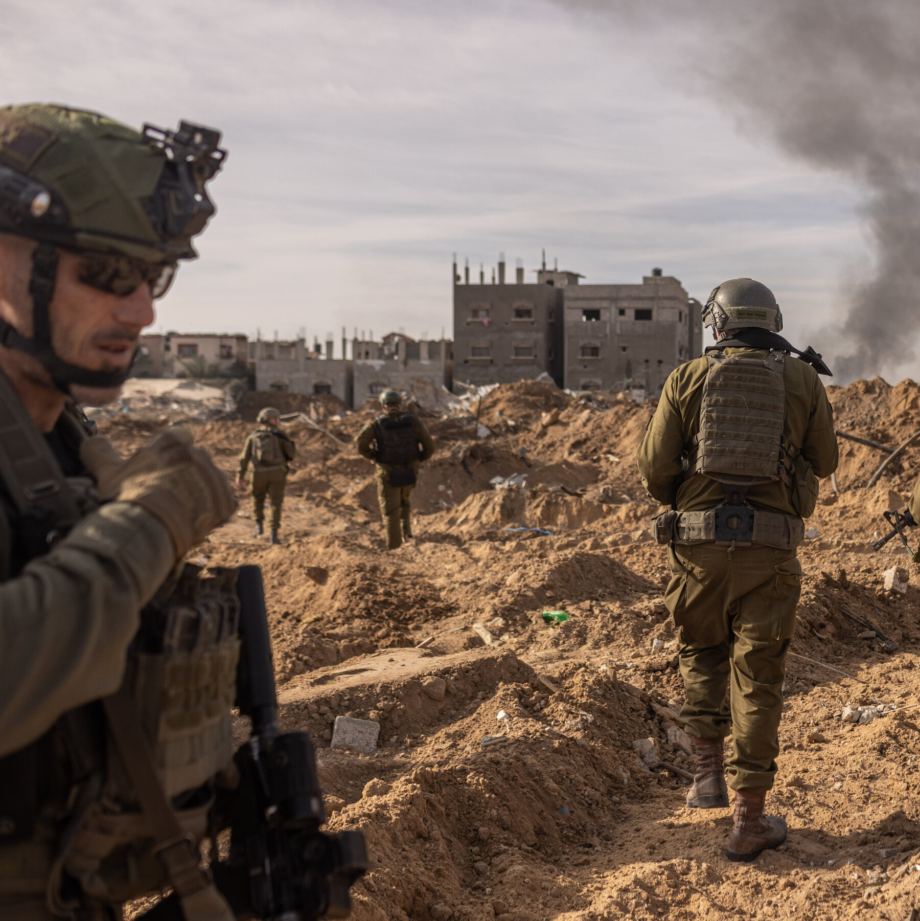 poised-to-expand-gaza-offensive,-israel-calls-up-thousands-of-reserve-soldiers