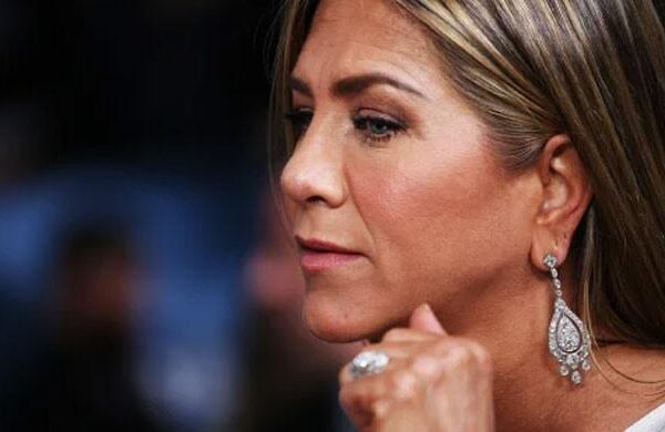 Jennifer Aniston’s gatecrashing stalker slapped with major charges jennifer-aniston’s-gatecrashing-stalker-slapped-with-major-charges
