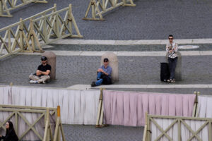 crowds-begin-to-gather-in-st-peter’s-square.