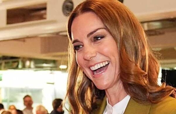 kate-middleton-nods-to-victoria-beckham-in-london-appearance