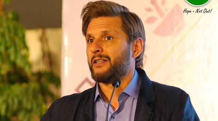 indian-community-gives-warm-welcome-to-shahid-afridi-in-dubai
